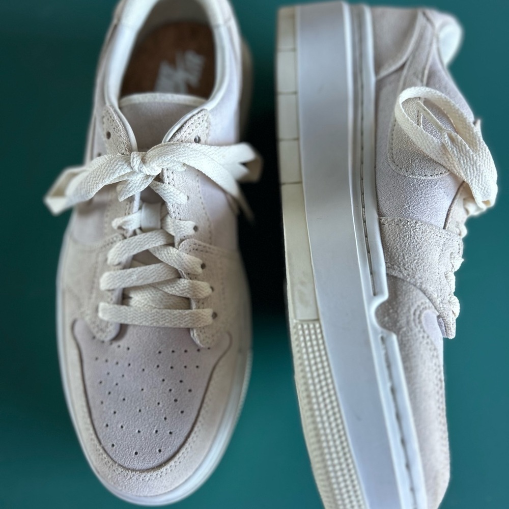 Air 1 Jordan Elevate Low Tops. Coconut. W 9.5 - Picture 5 of 6